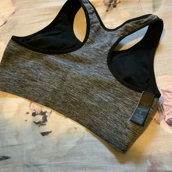 NEW! Reversible Seamfree Medium Impact Sports Bra - Picture 10 of 11